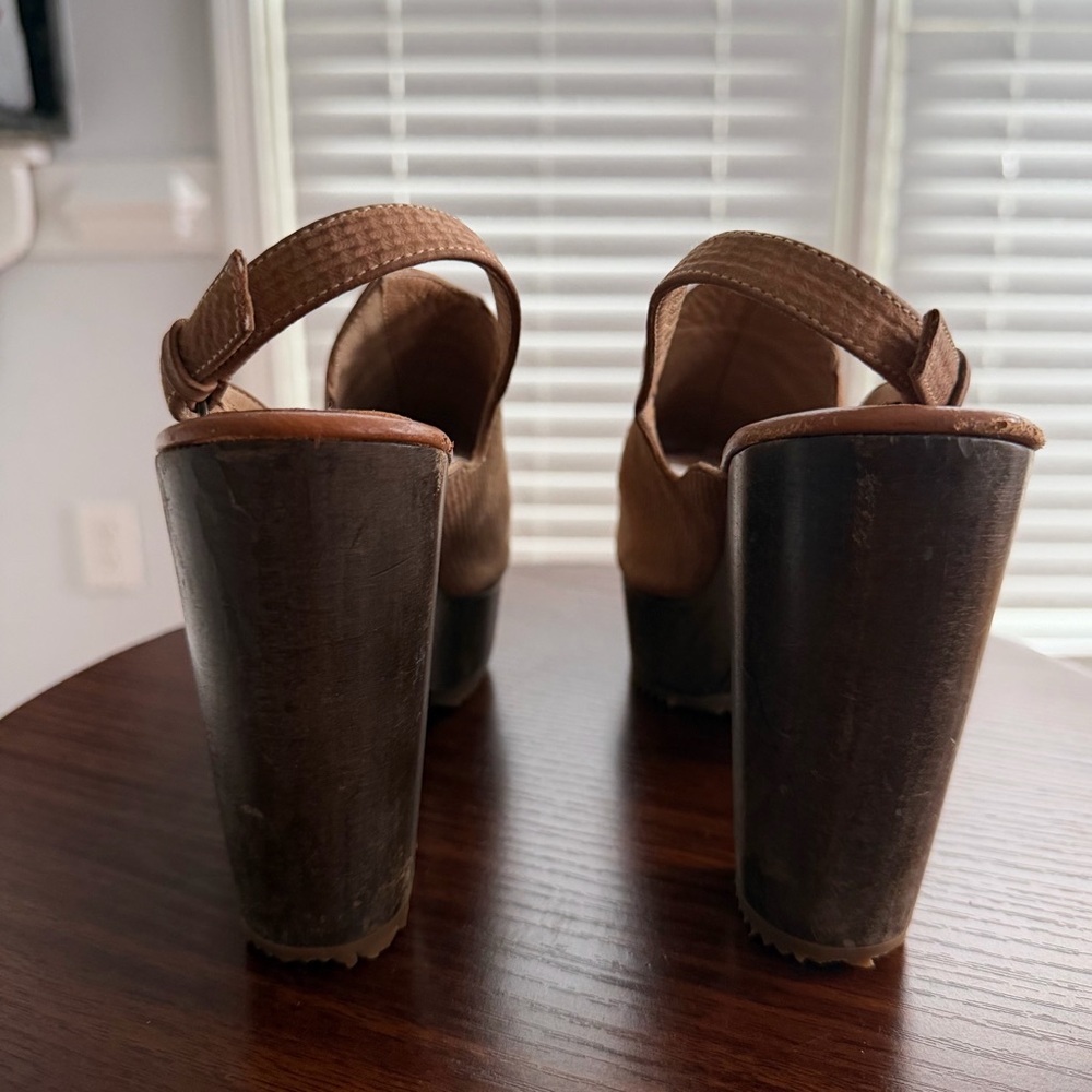 Rachel Comey Tan Peep-Toe Mules 🤎 Size 7 🤎 Bedt Offer Accepted! - Picture 3 of 11